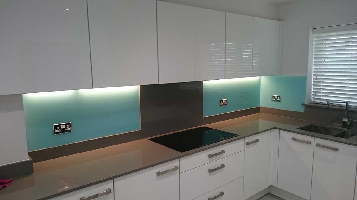 Glass-Splashback-Installation | Domo Worktops